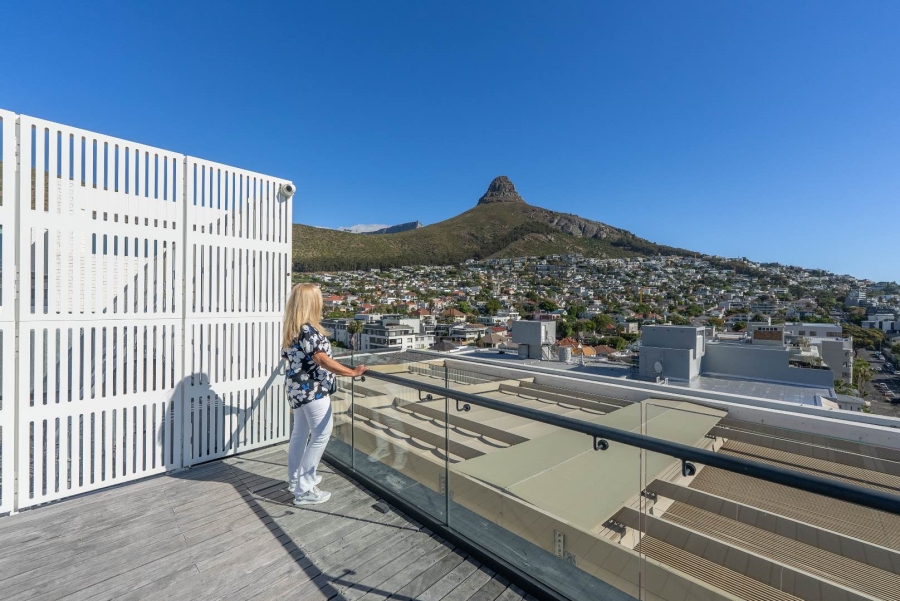 2 Bedroom Property for Sale in Sea Point Western Cape